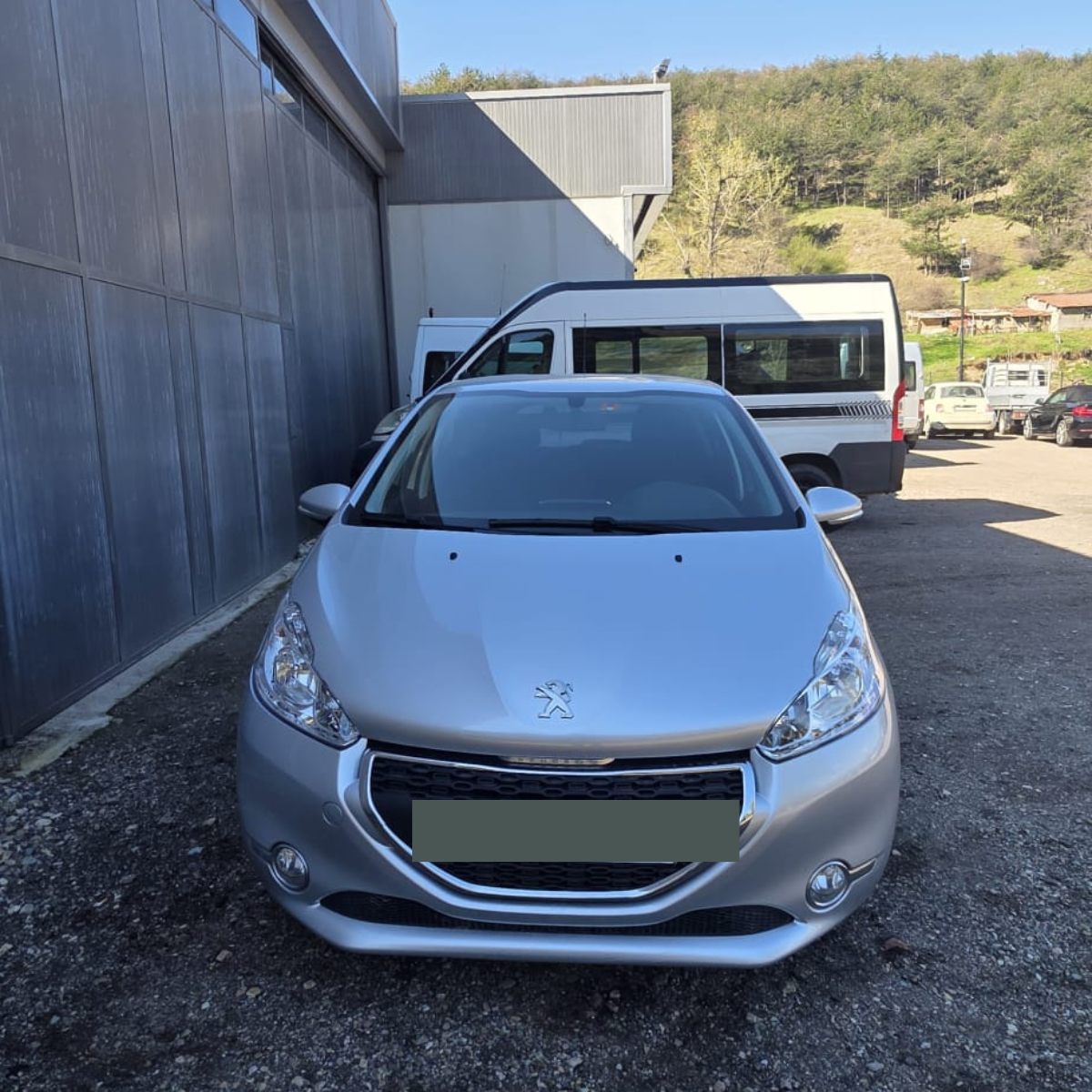 PEUGEOT 208 automatic